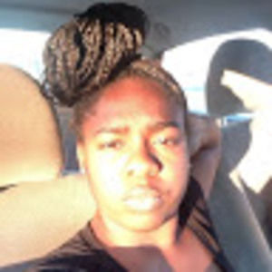 Meet your Posher, Monique